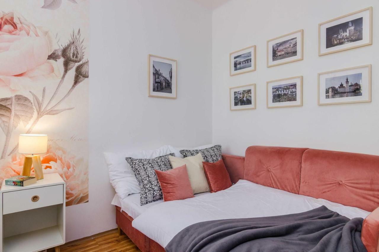 Apt In Prague Charles Bridge 1Km By Michal&Friends Exteriér fotografie